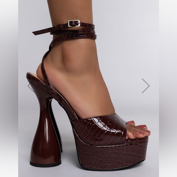 AZALEA WANG PLATFORM CHUNKY SANDAL - Picture 3 of 7